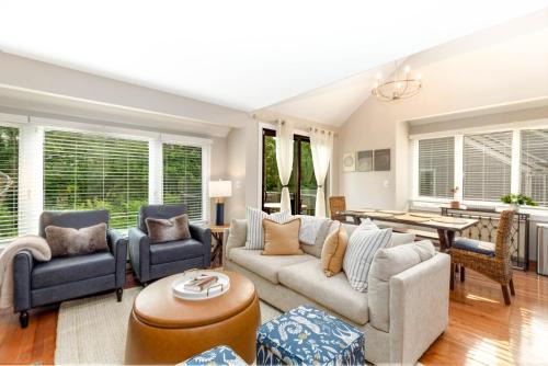 The Galena Territory Casa | Fall Specials! Cozy King Beds, Pool Access, Galena Territory Amenities, Fireplace, Great Location in Galena Territory on Lake Galena