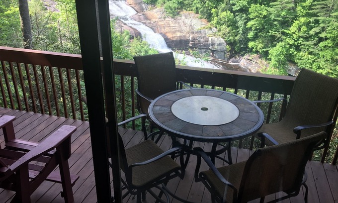 Lake Toxaway Condominio | Falling Waters ~ 2br / 2ba Condominio de montaña de lujo en Toxaway Falls