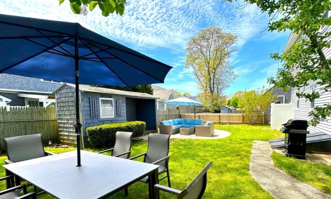 Teaticket Casa | Falmouth Retreat Near Beaches, Golf Courses, Restaurants, Shopping and all the Cape Offers