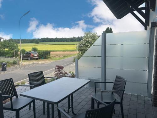 Bodenbach Apartamento | Familien-Apartment Bodanum für 4 Personen - mit eigener Terrasse - naturnahe Ortsrandlage - Arbeitsplatz mit VDSL - 10 min zum Nürburgring