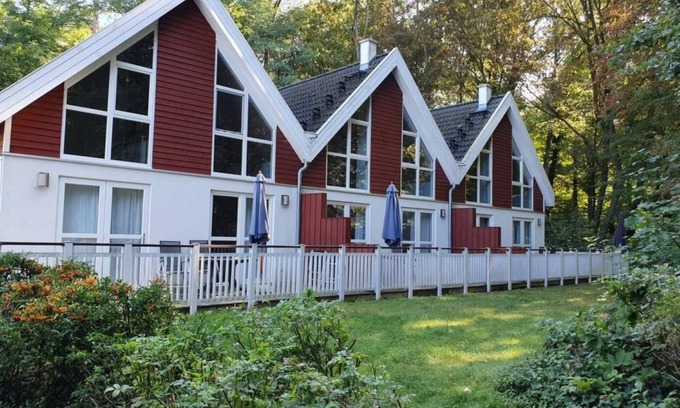 Bad Saarow Casa | Familienhaus am Wald im Schlosspark Bad Saarow, 264m², 12+4 Pers, Sauna, Kamin