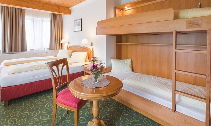 Maria Alm am Steinernen Meer Cabaña | Familienzimmer FR Shortstay Winter - Hotel Gasthof Niederreiter