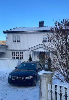 Vikberget Casa | Familievennlig fritidsbolig i hjertet av Flå, perfekt for besøk i Bjørneparken