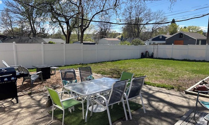 Rapid City Casa | Family and Dog Friendly Modern Traditional Home in Rapid City South Dakota