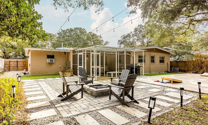 Fort Walton Beach Casa | Family and pet friendly home w/fire pit and only 5 min from beach access