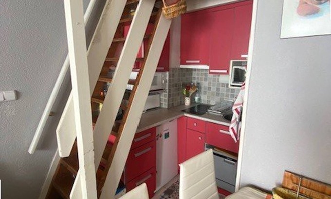 Arette Apartamento | Family apartment for 6, direct slope access, balcony, parking, elevator
