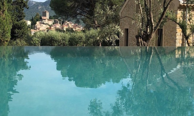 Le Revest-les-Eaux Otro | Family bastide with a historic past, in a Provencal village near the sea