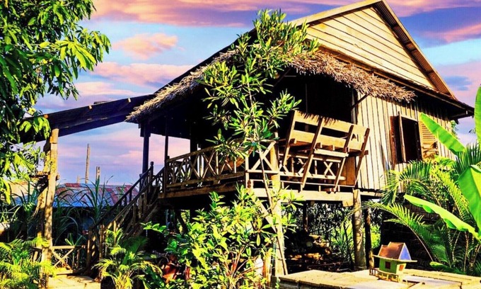 Banan Casa | Family Batcave Homestay