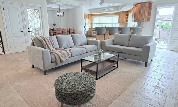 Oxnard Shores Casa | Family Beach House w\ ocean view & bonus office room