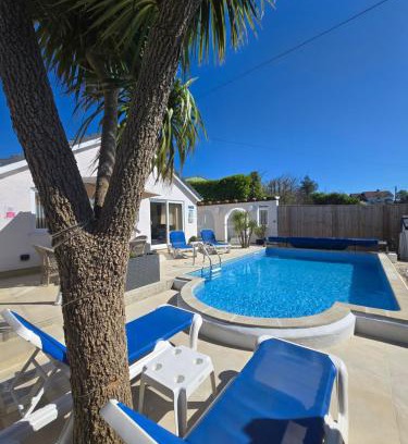 Kilgetty Casa | Family Bungalow with Private Pool