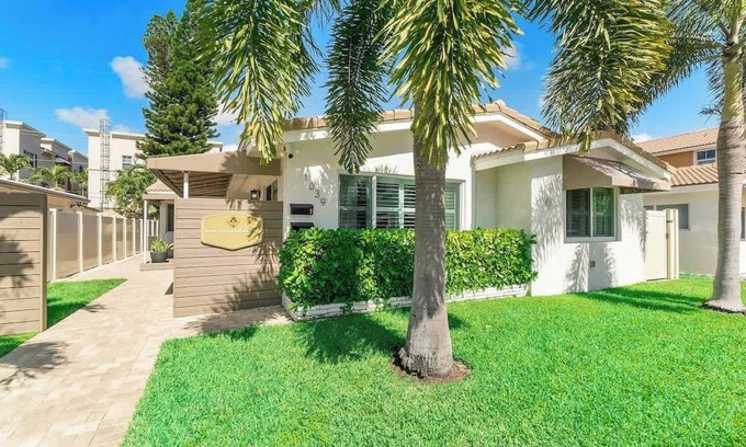 Lake Ridge Casa | Family Compound🏠Tiki Hut/Close to Beach👙King Beds🛏️No Pet Fee ❤️