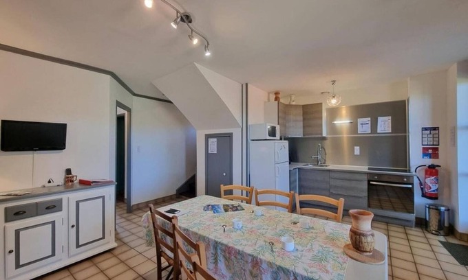 Saint-Andre-dʼApchon Cabaña | Gîte familiar con dormitorio, cerca del parque en St-André-d'Apchon