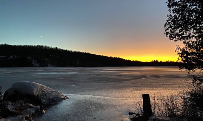 Rawdon Cabaña | Family cottage remote work haven. Starlink. Ski hill, trails, and Nordic spa.