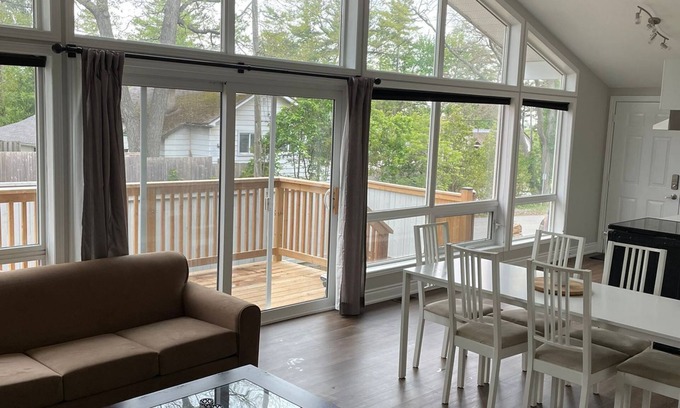 Wasaga Beach Cabaña | Family Cottage with 3BR/1B-Steps to Wasaga Beach!