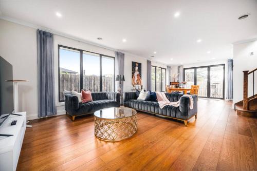 Oakleigh East Casa | Family Fairyland 4 BRM 3 BATH near Chadstone SC