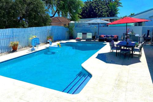 Homestead Casa | Family Favorite- Heated Pool, 2 Kings, Everglades