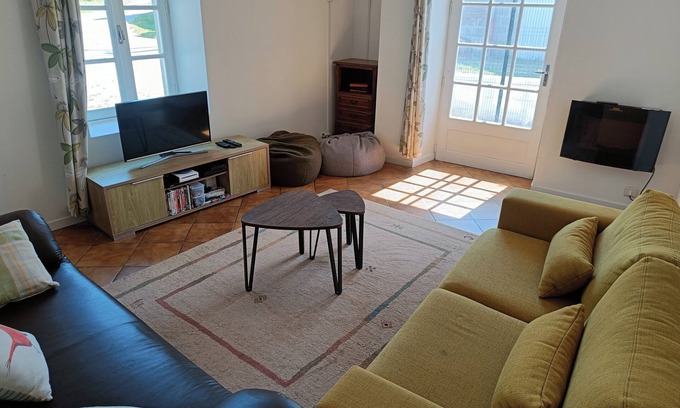 Vernoux-en-Gatine Casa | Family-friendly 3 bedroom home in the countryside!