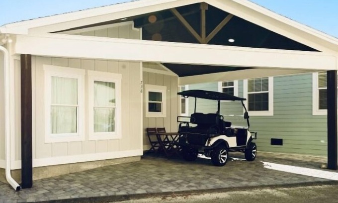 Lower Grand Lagoon Cabaña | Family Friendly Venture Out Getaway