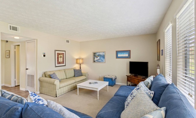 Fernandina Beach Casa | Family-Friendly Townhome with Pool, Tennis & Short Walk to Beach