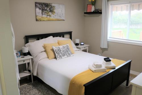 Rideau Heights Apartamento | Family Friendly 3 Bedroom Unit - Close to Downtown Kingston!