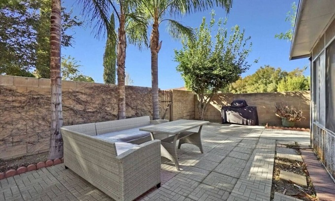 Rialto Casa | Family Friendly 3 Bedroom House in Rialto