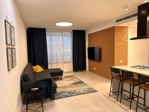 Rishon LeTsiyon Apartamento | Family Friendly 3BR with Free Parking - in Rishon Letzion
