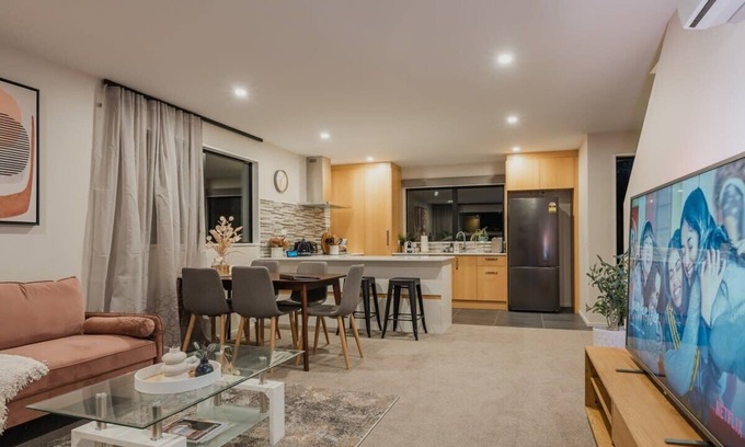 Riccarton Casa | Family-Friendly 3BR | Games Room & Patio