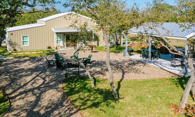 Rockport Casa | Family friendly 4bd/4b Lodge located minutes from Goose Island State Park