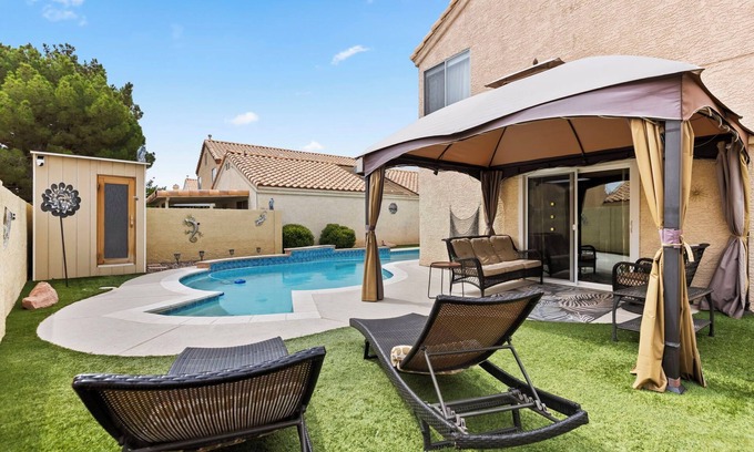 Las Vegas Casa | Family-Friendly 4BD Oasis w/Pool & Backyard/BBQ