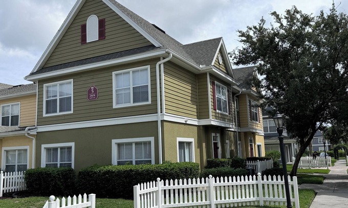 Kissimmee Casa | Family-Friendly 4BR/3BA Townhome, Resort Amenities near Disney