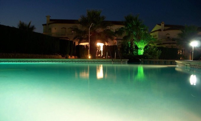 Miami Platja Casa | Familia aire acondicionado amable, la clase de lujo casa de vacaciones con piscina en alquiler