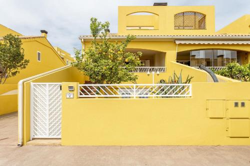Playa de Almarda Casa | Family-Friendly Beach House ideal for Holidays & Workers at Beach Sagunto Valencia