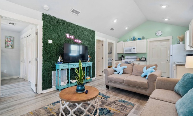 Rockport Cabaña | Family Friendly Beach Haus Community Pool.