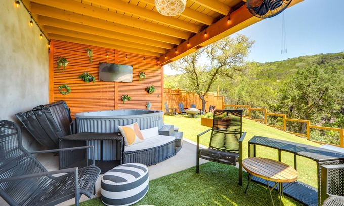 Canyon Lake Cabaña | Family-Friendly Canyon Lake Rental w/ Hot Tub!
