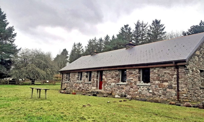 Inishmacatreer Casa | Family Friendly Cottage on the shore front of Lough Mask, Tourmakeady