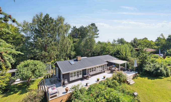 Rageleje Casa | Family-friendly cottage near beach & nature