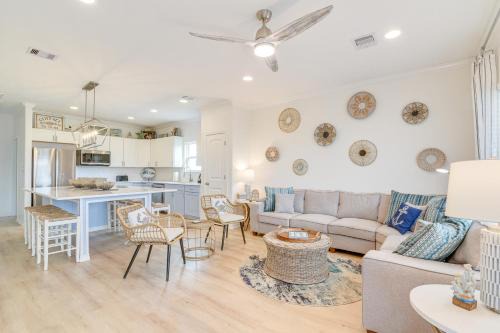Crystal Beach Casa | Family-Friendly Crystal Beach Home Steps to Beach