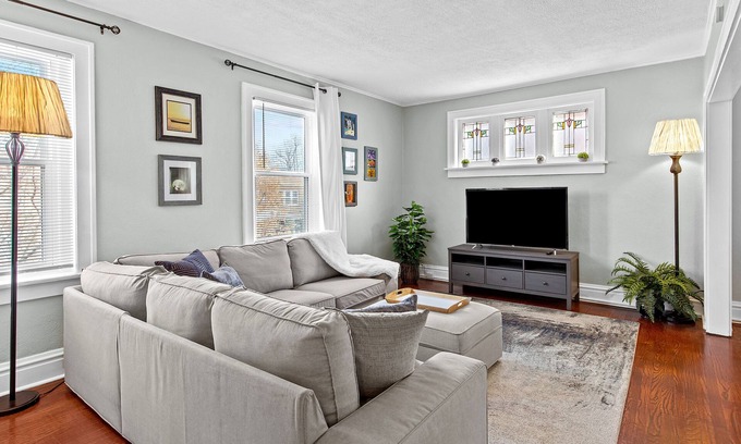 Southwest Garden Apartamento | Para toda la familia, totalmente renovado 3BR Casa de lujo. Situado en el centro de St. Louis