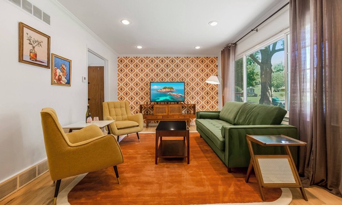 Overland Park Casa | 4BD - Central Location - Backyard & Games