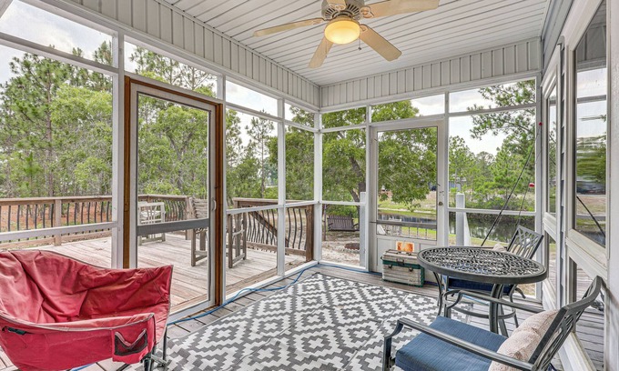 Council Casa | Family-Friendly Harrells Home w/ Fire Pit + Kayaks