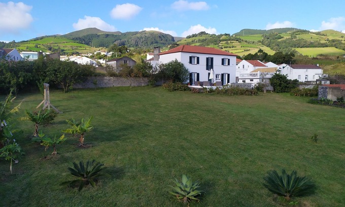 Vila Franca do Campo Casa | Casa familiar ideal situada cerca de las playas y en el centro de la isla.