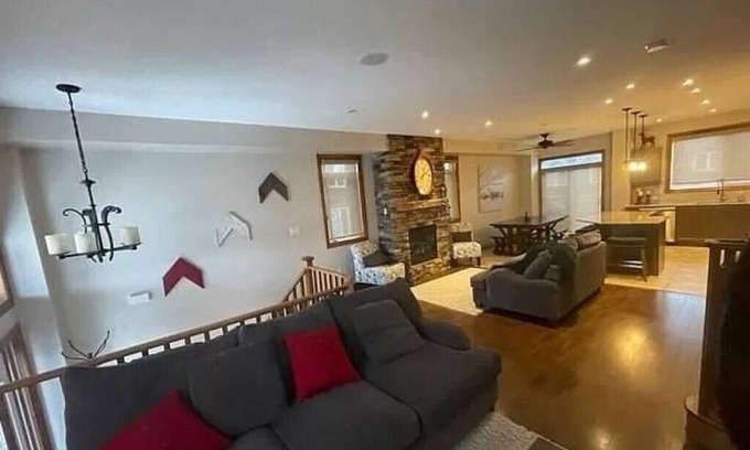 Collingwood Casa | Family-Friendly Home | Hiking, Beaches, Pool Access | Minutes to Blue Mountain
