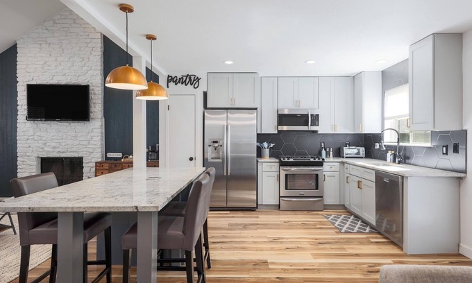 Anderson Mill Casa | Family-friendly home, w/ kids' play area & 2 office spaces; 15 min to The Domain