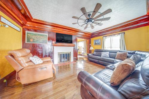 Erie Casa | Family-Friendly Home Walk to Lake Erie!