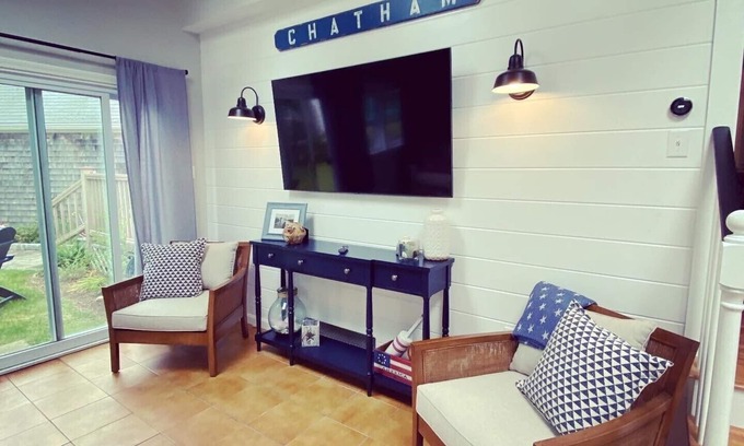 West Chatham Casa | Family Friendly Home with Private Bog View-Close to 2 beaches & town center.