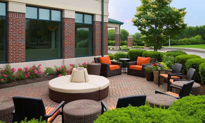 Silver Lane Casa | Family-Friendly Inn Near Shops at Somerset Square: Free Parking, Pool, 4 Units