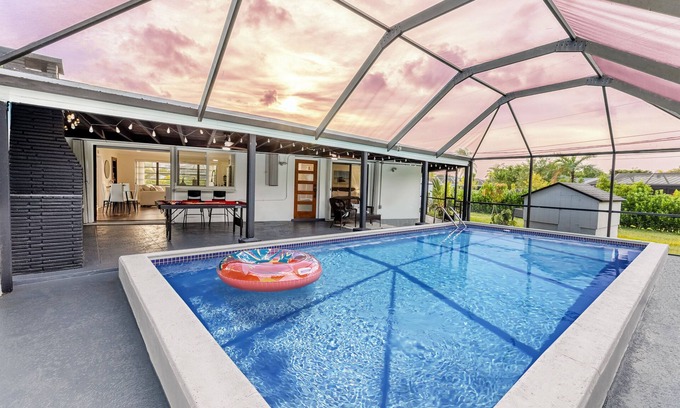 Ludlam Casa | Family Friendly Kendall Retreat w/ Pool