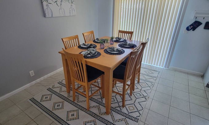 St. Marys Casa | Family-friendly, Less than 5 minutes from Kings Bay, water park huge backyard.