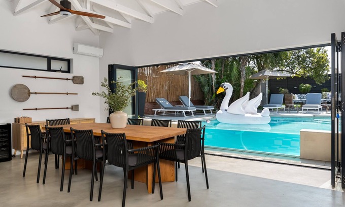Milnerton Apartamento | Family-Friendly Luxury 5 Bedroom Home | Pool and Gym