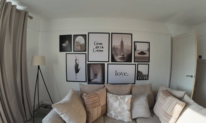 Abbey Apartamento | Family friendly luxury Wimbledon 2 bedroom apartment, off the broadway!